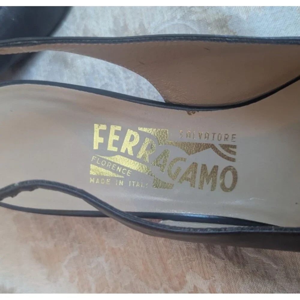 Salvatore Ferragamo Navy Patent Leather Sling Back Size: 8 AAA - Picture 3 of 6